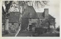 Saint Mars d'Egrenne - Logis de la Bonnelière XVIe (Siècle) à Saint-Mars-d'Égrenne