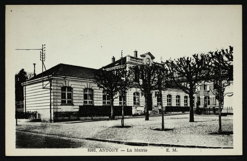 Carte postale ancienne La Mairie à Antony