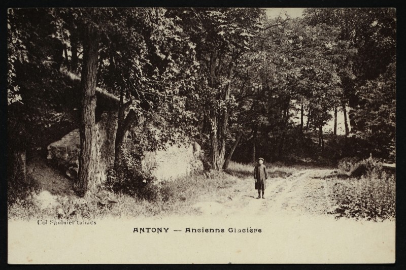 Carte postale ancienne Ancienne Glacière à Antony