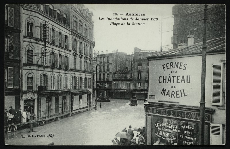 Carte postale ancienne Place de la Station à Asnières-sur-Seine