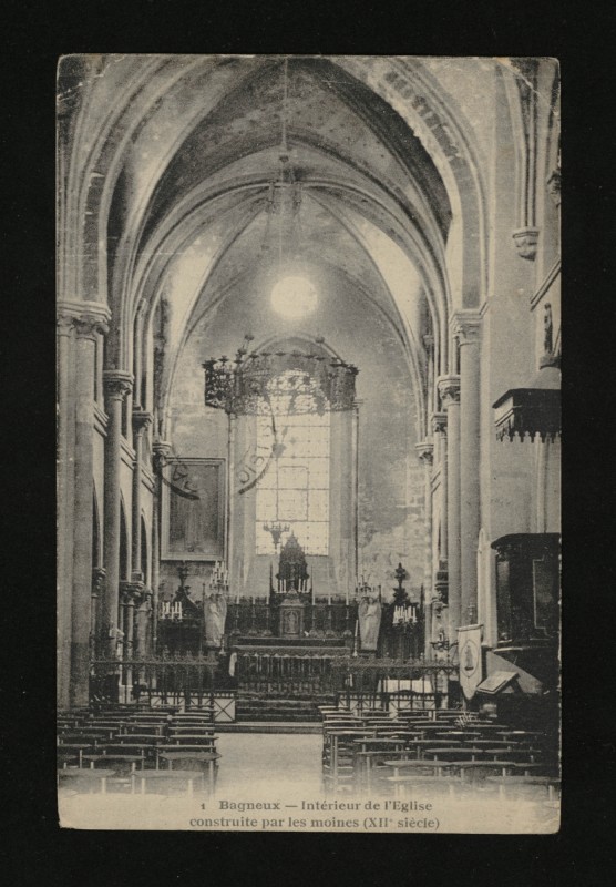 Carte postale ancienne Intérieur de l'Eglise à Bagneux