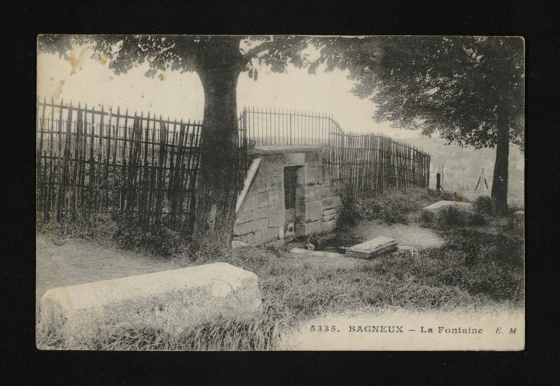 Carte postale ancienne La Fontaine à Bagneux