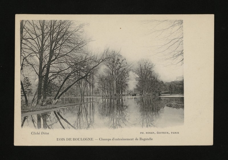 Carte postale ancienne Bois de Boulogne - Champs d'entrainement de Bagatelle à Paris 16e