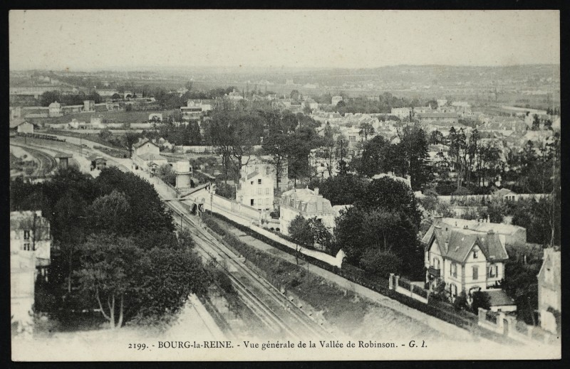 Carte postale ancienne Vue générale de la vallée de Robinson. à Bourg-la-Reine