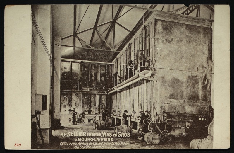 Carte postale ancienne M M Sellier Frères Vins en Gros - Cuves à vins verrées en ciment armé Demay Frères capacité 4000 hectos à Bourg-la-Reine