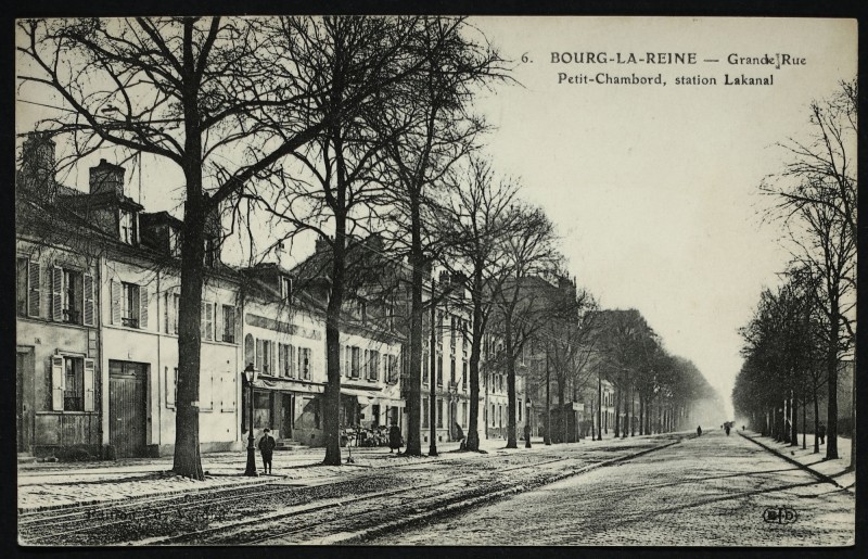 Carte postale ancienne Grande rue - Petit-Chambord - Station Lakanal à Bourg-la-Reine