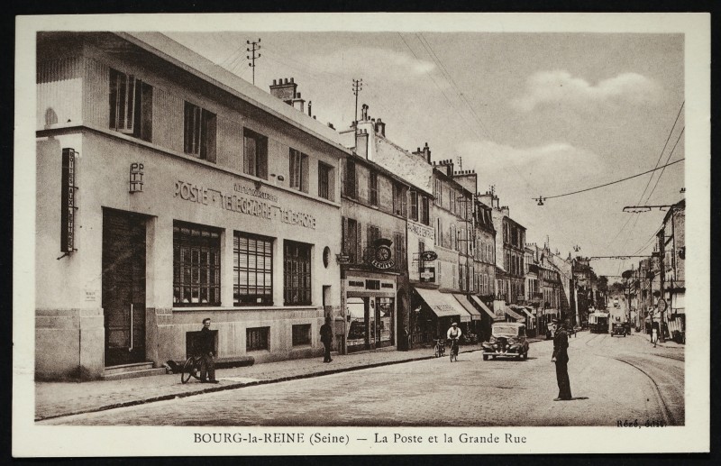 Carte postale ancienne La Poste et la Grande Rue à Bourg-la-Reine