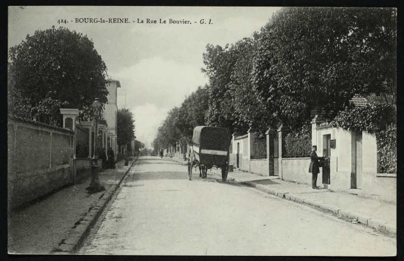Carte postale ancienne La rue le Bouvier à Bourg-la-Reine