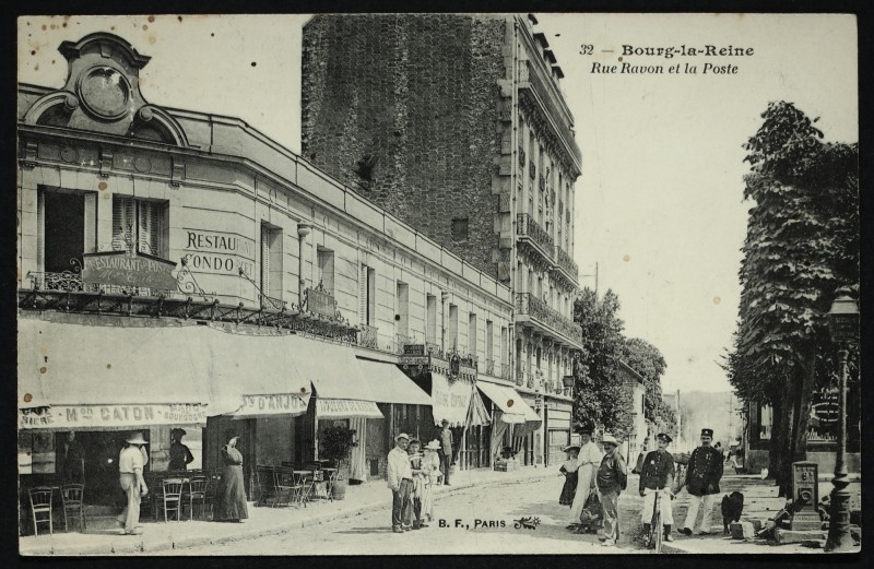 Carte postale ancienne Rue Ravon et la Poste à Bourg-la-Reine