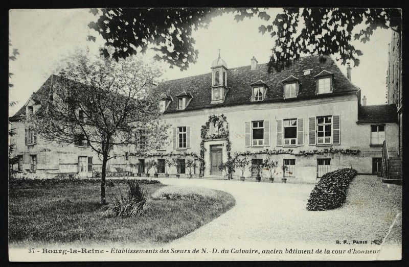 Carte postale ancienne Etablissement des Soeurs de N-D du Calvaire, ancien batiment de la cour d'honneur à Bourg-la-Reine