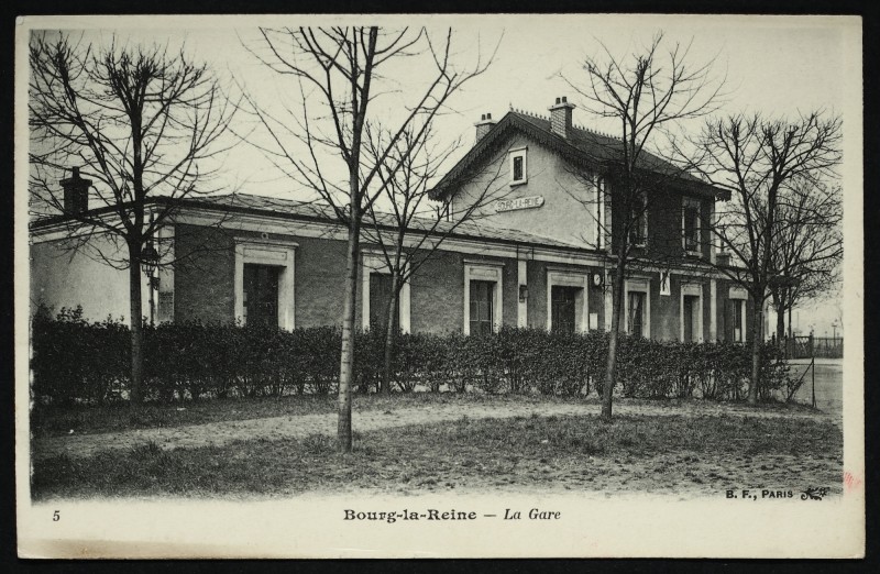 Carte postale ancienne Bourg-la-Reine La Gare. à Bourg-la-Reine