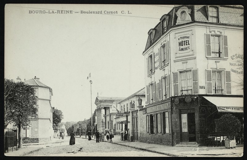 Carte postale ancienne Boulevard Carnot à Bourg-la-Reine