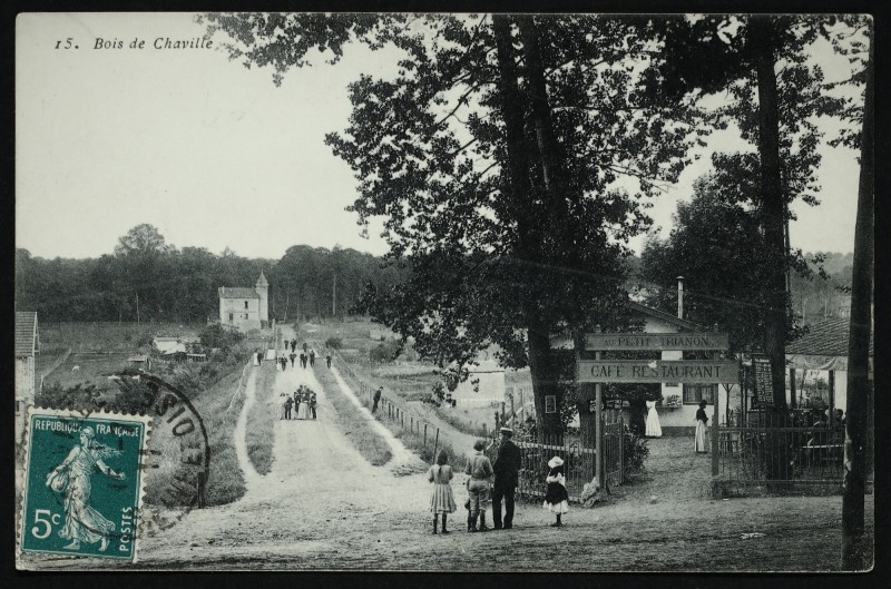 Carte postale ancienne Bois de Chaville [Café-Restaurant "Le Petit Trianon] à Chaville