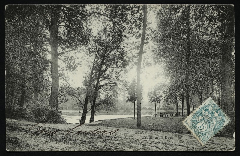 Carte postale ancienne Chaville Allee sous Bois à Chaville