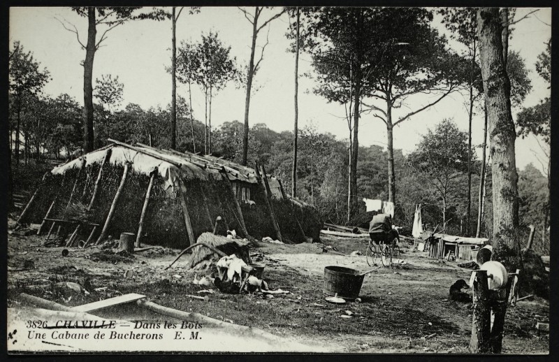Carte postale ancienne Dans les bois une Cabane de Bûcherons à Chaville