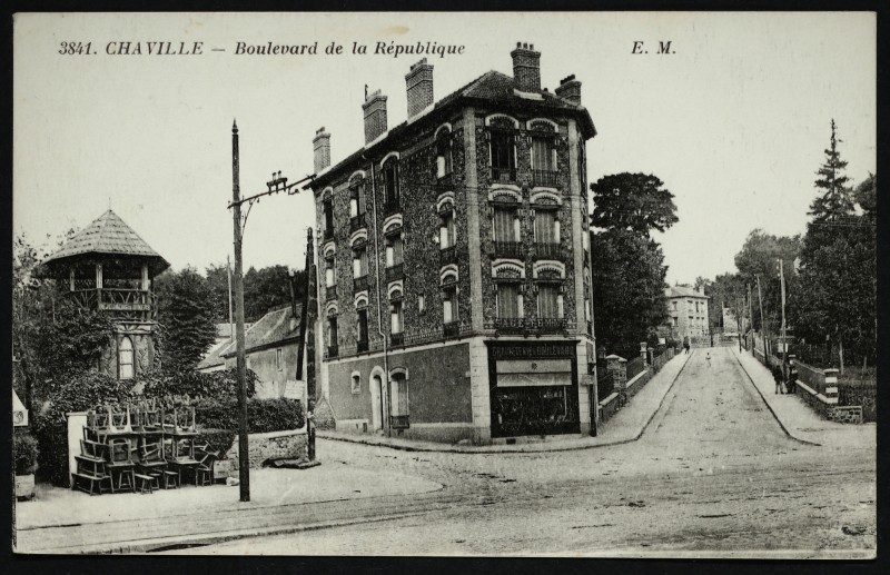 Carte postale ancienne Boulevard de la République à Chaville