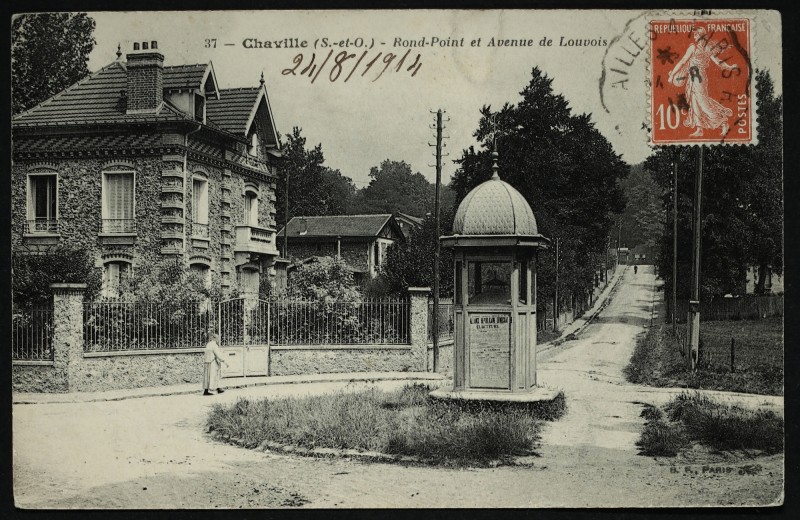 Carte postale ancienne Rond-Point et Avenue de Louvois à Chaville