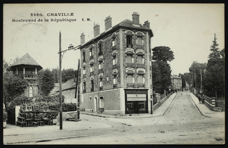 Carte postale ancienne Boulevard de la République à Chaville