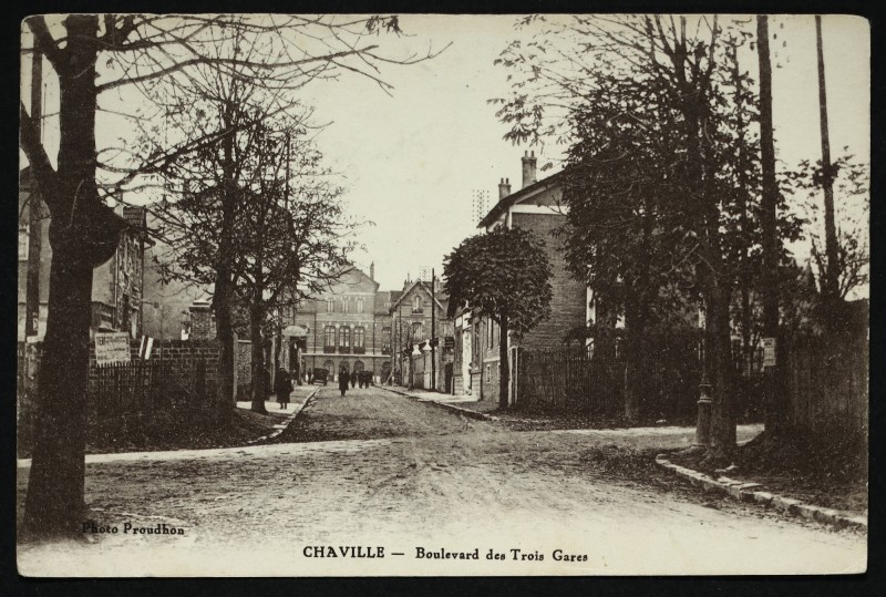 Carte postale ancienne Boulevard des Trois Gares à Viroflay