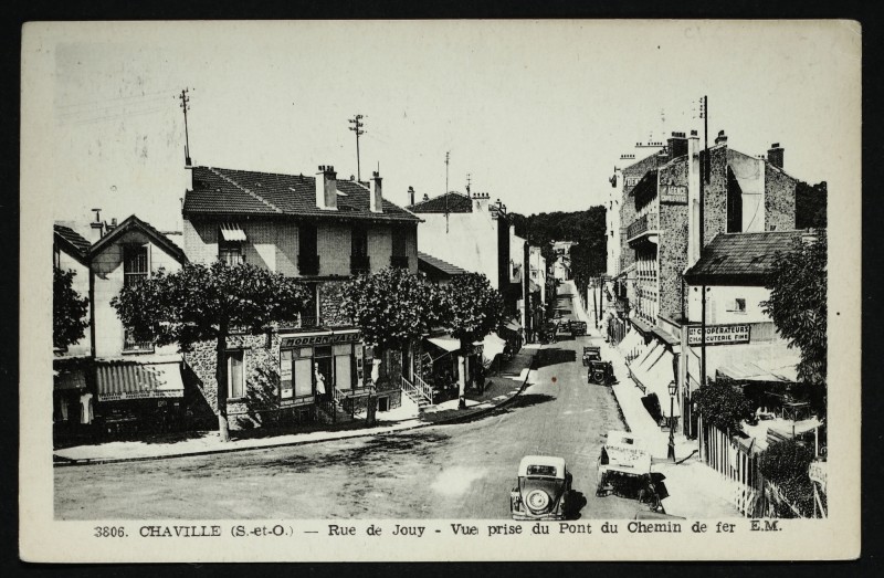 Carte postale ancienne Rue de Jouy - Vue prise du Pont du Chemin de fer à Viroflay