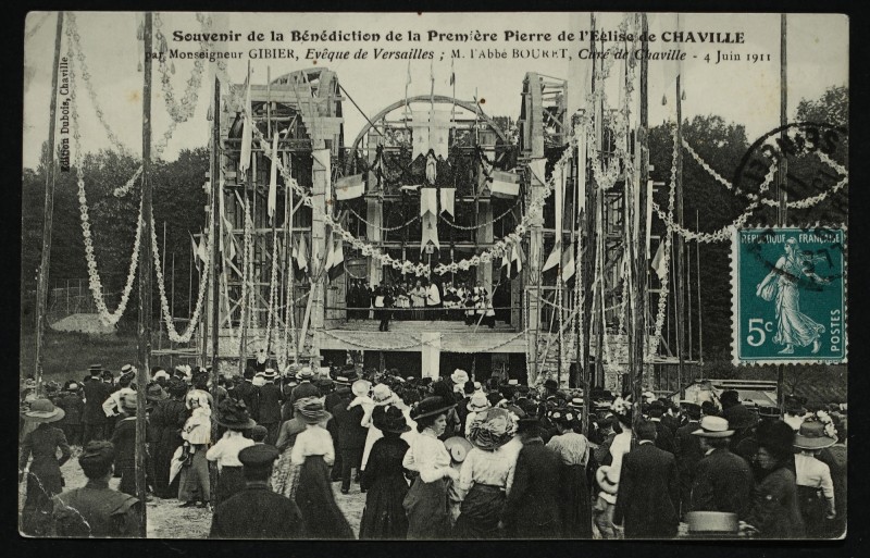 Carte postale ancienne Souvenir de la Bénédiction de la Première Pierre de l'Eglise de Chaville - Monseigneur Gibier, Evêque de Versailles ; M. l'Abbé Bouret, curé de Chaville - 4 juin 1911 à Chaville