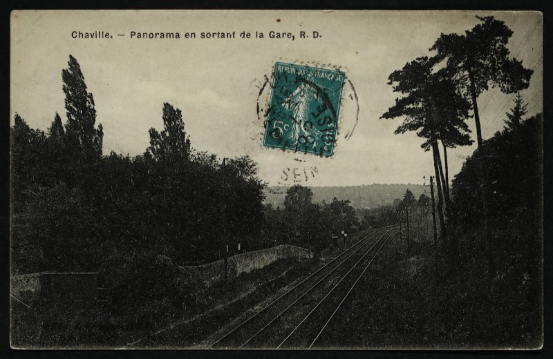 Carte postale ancienne Panorama en sortant de la Gare, R. D. à Chaville