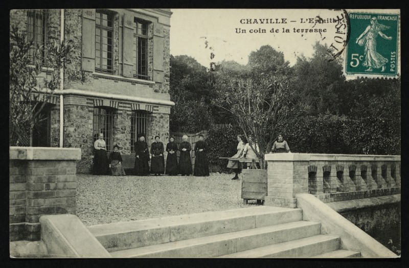 Carte postale ancienne L'Ermitage - Un coin de la terrasse à Chaville