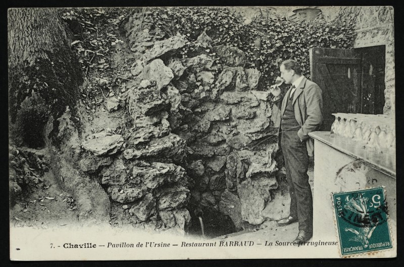 Carte postale ancienne Pavillon de l'Ursine - Restaurant Barraud - La Source ferrugineuse à Vélizy-Villacoublay