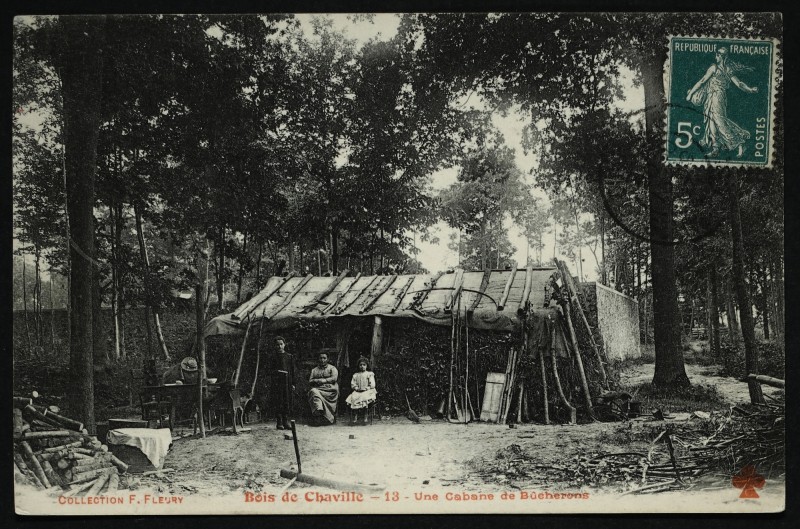 Carte postale ancienne Bois de Chaville - Une Cabane de Bûcherons à Chaville