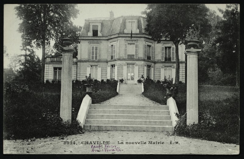 Carte postale ancienne La nouvelle Mairie à Chaville