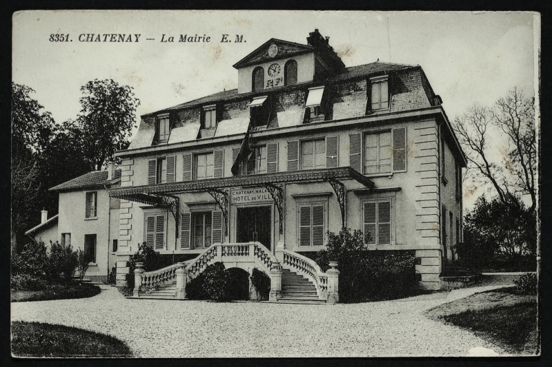 Carte postale ancienne La Mairie à Châtenay-Malabry