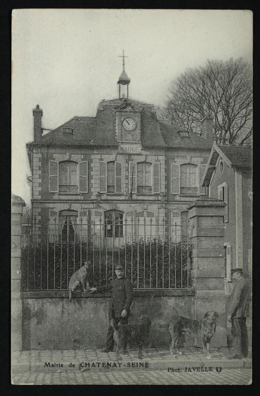 Carte postale ancienne La Mairie à Châtenay-Malabry
