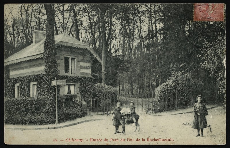 Carte postale ancienne Entrée du parc du duc de la Rochefoucault à Châtenay-Malabry