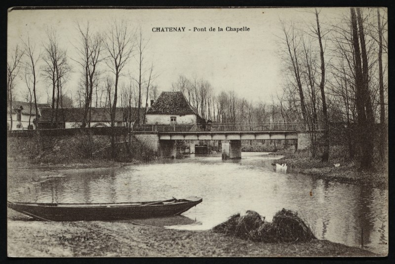 Carte postale ancienne Pont de la Chapelle à Châtenay-sur-Seine