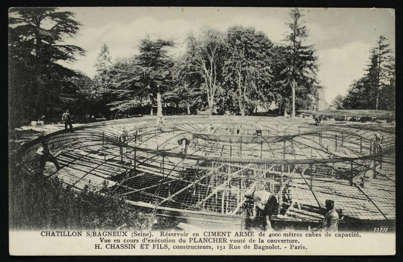 Carte postale ancienne Réservoir en ciment armé à Châtillon