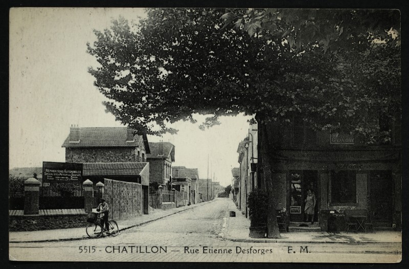 Carte postale ancienne Rue Etienne Desforges à Châtillon