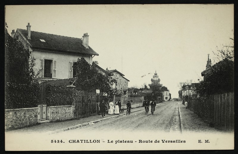 Carte postale ancienne Le plateau - Route de Versailles à Châtillon