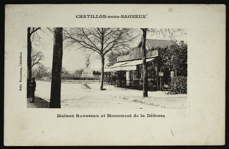 Carte postale ancienne Maison Rousseau et Monument de la Défense à Châtillon