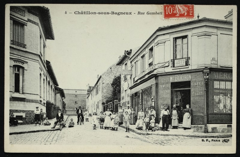 Carte postale ancienne Rue Gambetta à Châtillon