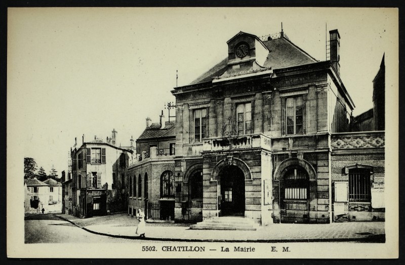 Carte postale ancienne La Mairie à Châtillon