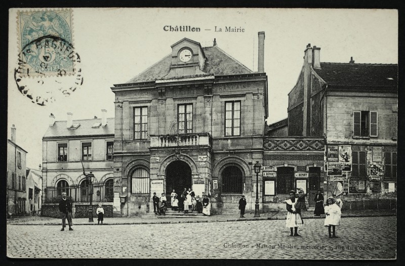 Carte postale ancienne La Mairie à Châtillon