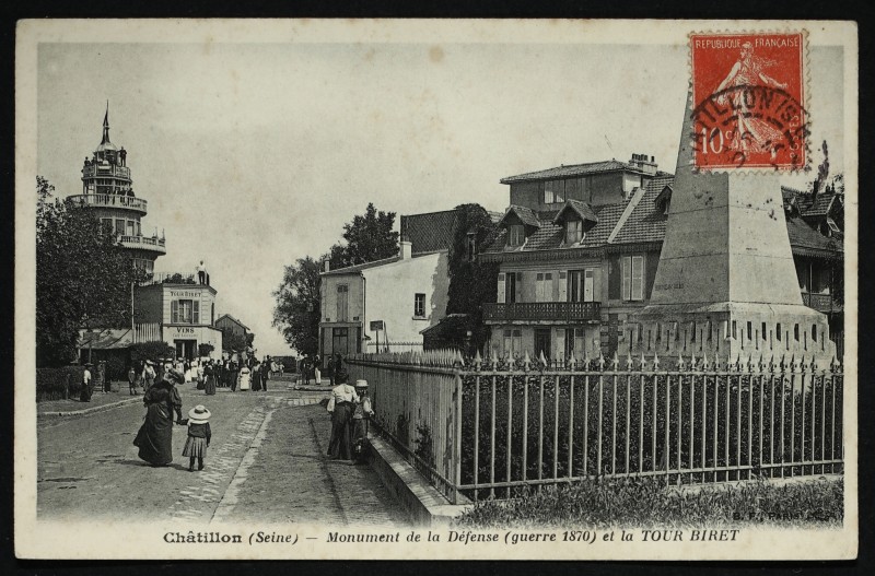 Carte postale ancienne Monument de la Défense (Guerre 1870) et la Tour Biret à Châtillon