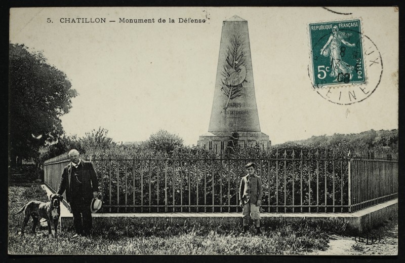 Carte postale ancienne Monument de la Défense à Châtillon