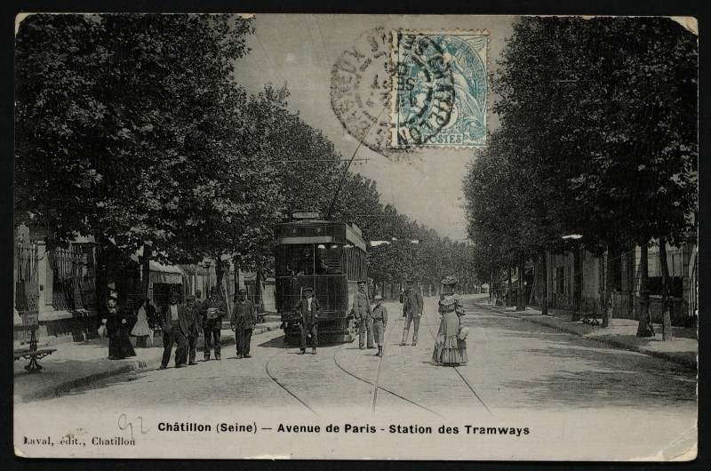 Carte postale ancienne Avenue de Paris - Station des Tramways à Châtillon