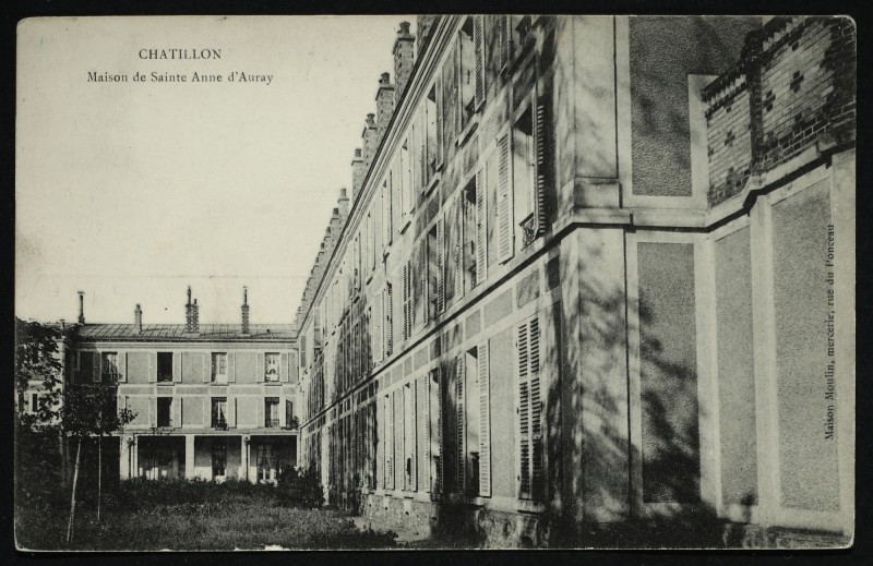Carte postale ancienne Maison de Sainte-Anne d'Auray à Châtillon