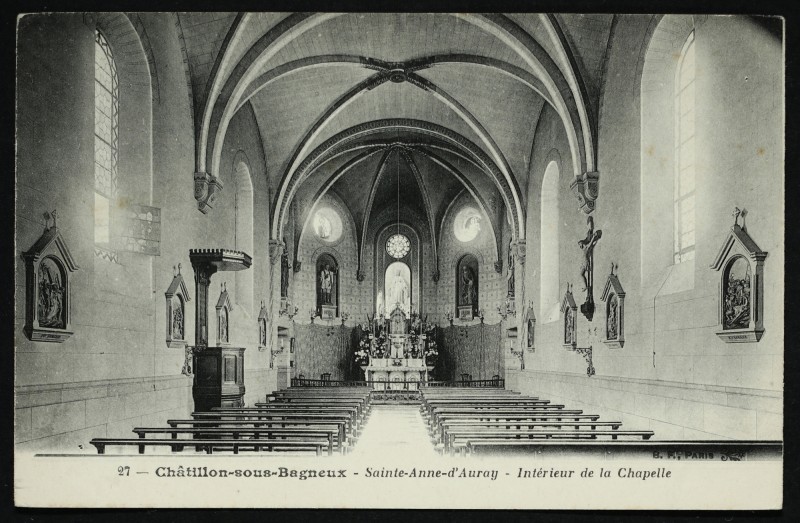 Carte postale ancienne Sainte-Anne d'Auray - Intérieur de la chapelle à Châtillon