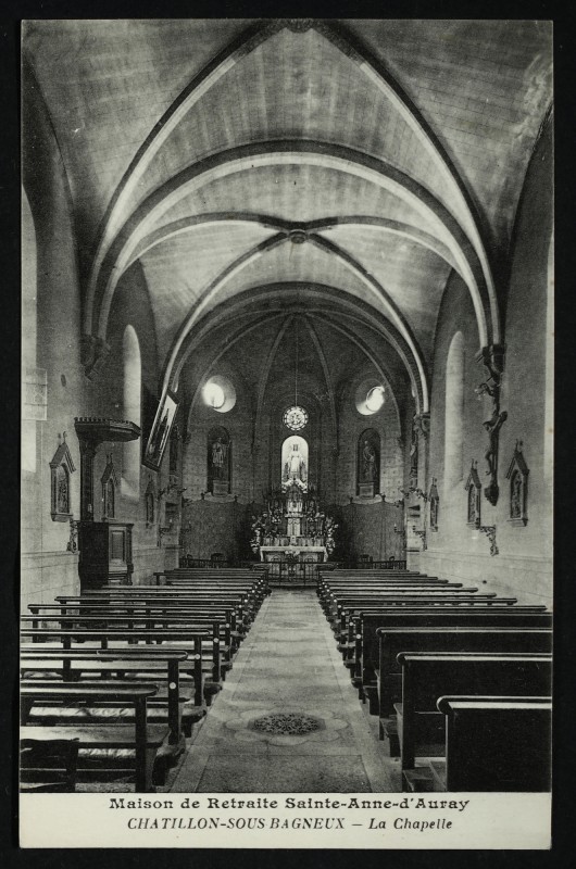 Carte postale ancienne Sainte-Anne-d'Auray - Intérieur de la Chapelle à Châtillon