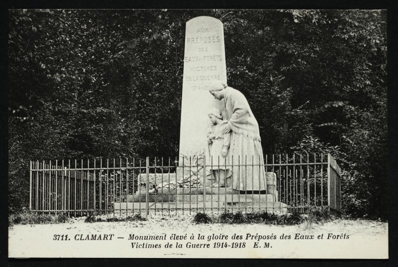Carte postale ancienne Monument élevé à la gloire des Préposés des Eaux et Forêts Victimes de la Guerre 1914-1918 à Clamart
