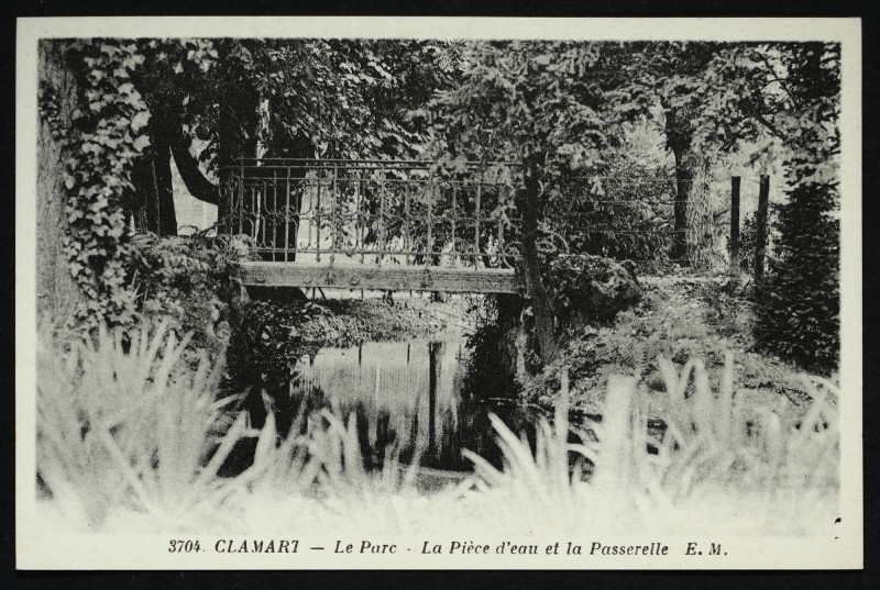Carte postale ancienne Le Parc - La pièce d'eau et la passerelle à Clamart