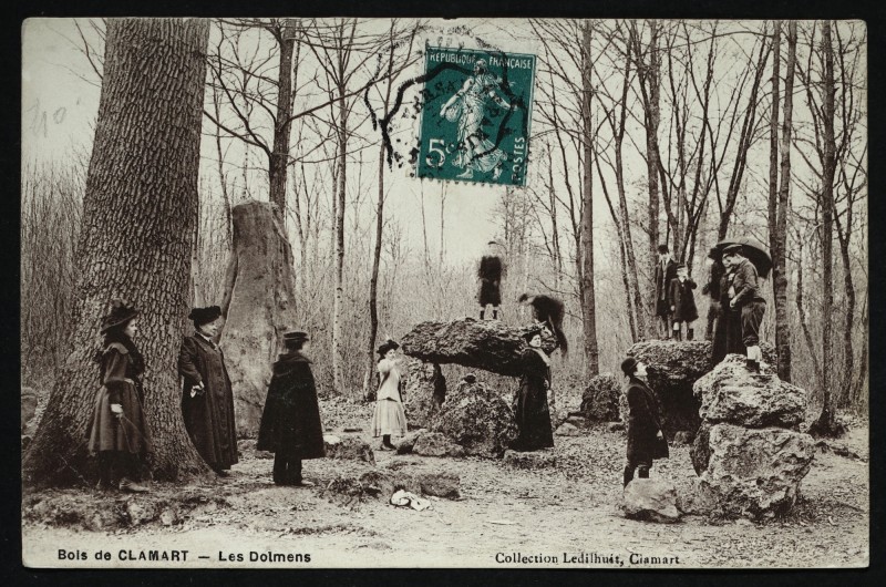 Carte postale ancienne Bois de Clamart - Les Dolmens à Meudon
